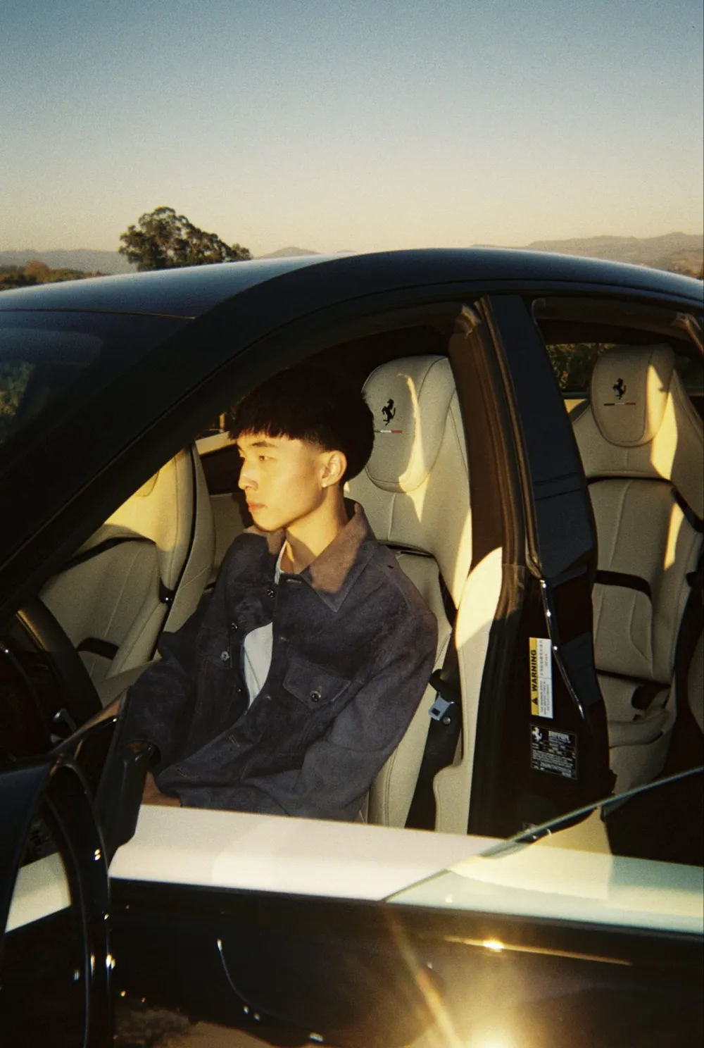 Luxury lifestyle photo from an @kimchi1x post on X (6.3M views)